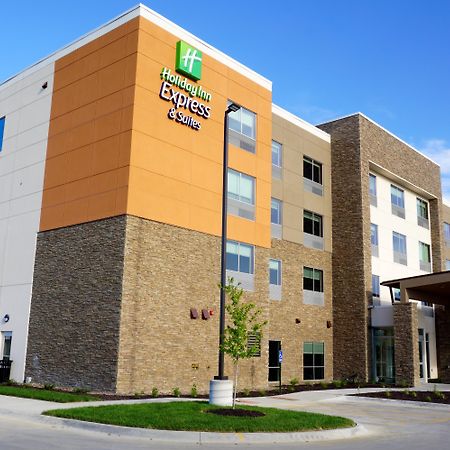 Holiday Inn Express & Suites Omaha - Millard Area, An Ihg Hotel Εξωτερικό φωτογραφία