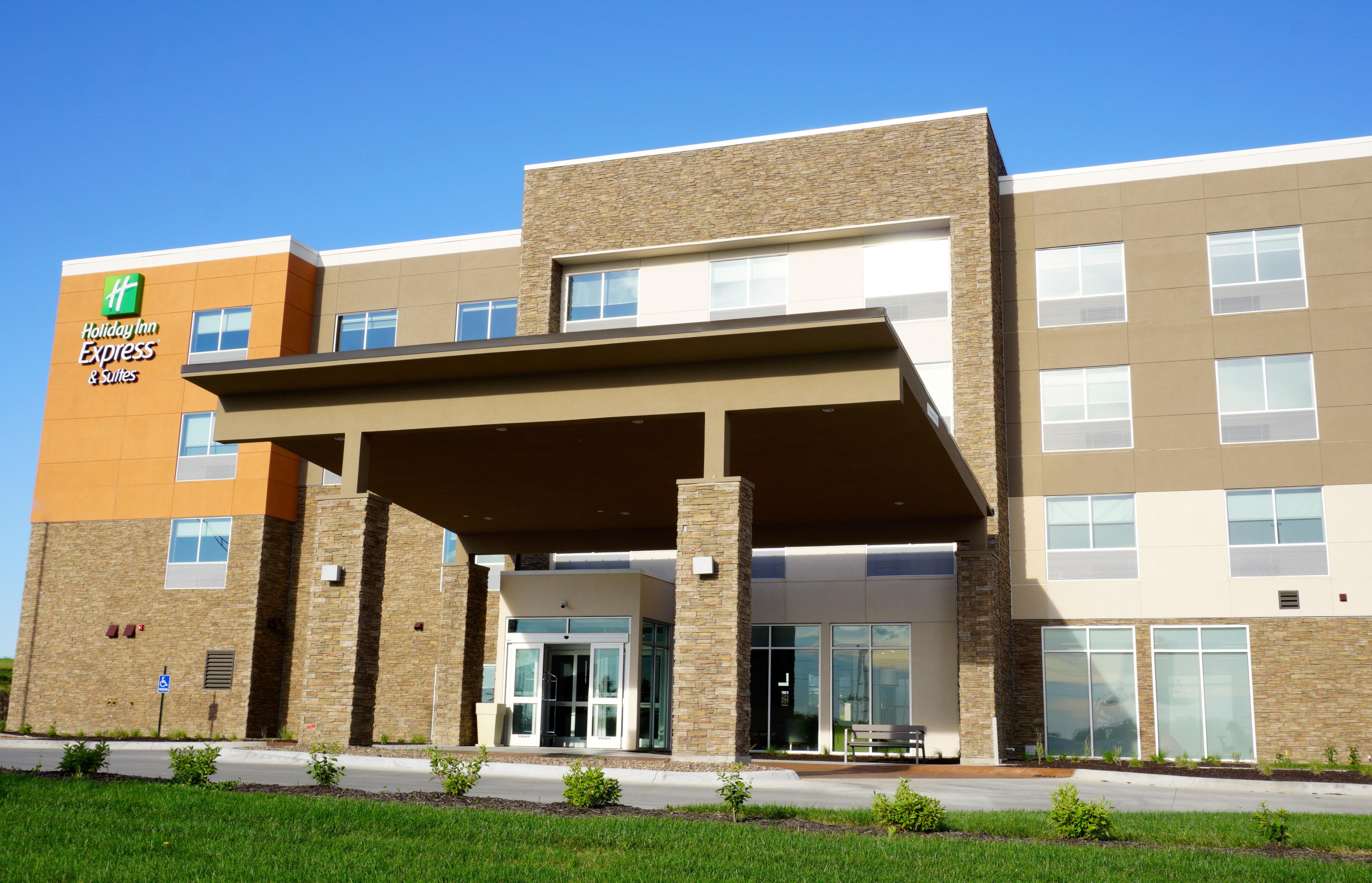 Holiday Inn Express & Suites Omaha - Millard Area, An Ihg Hotel Εξωτερικό φωτογραφία