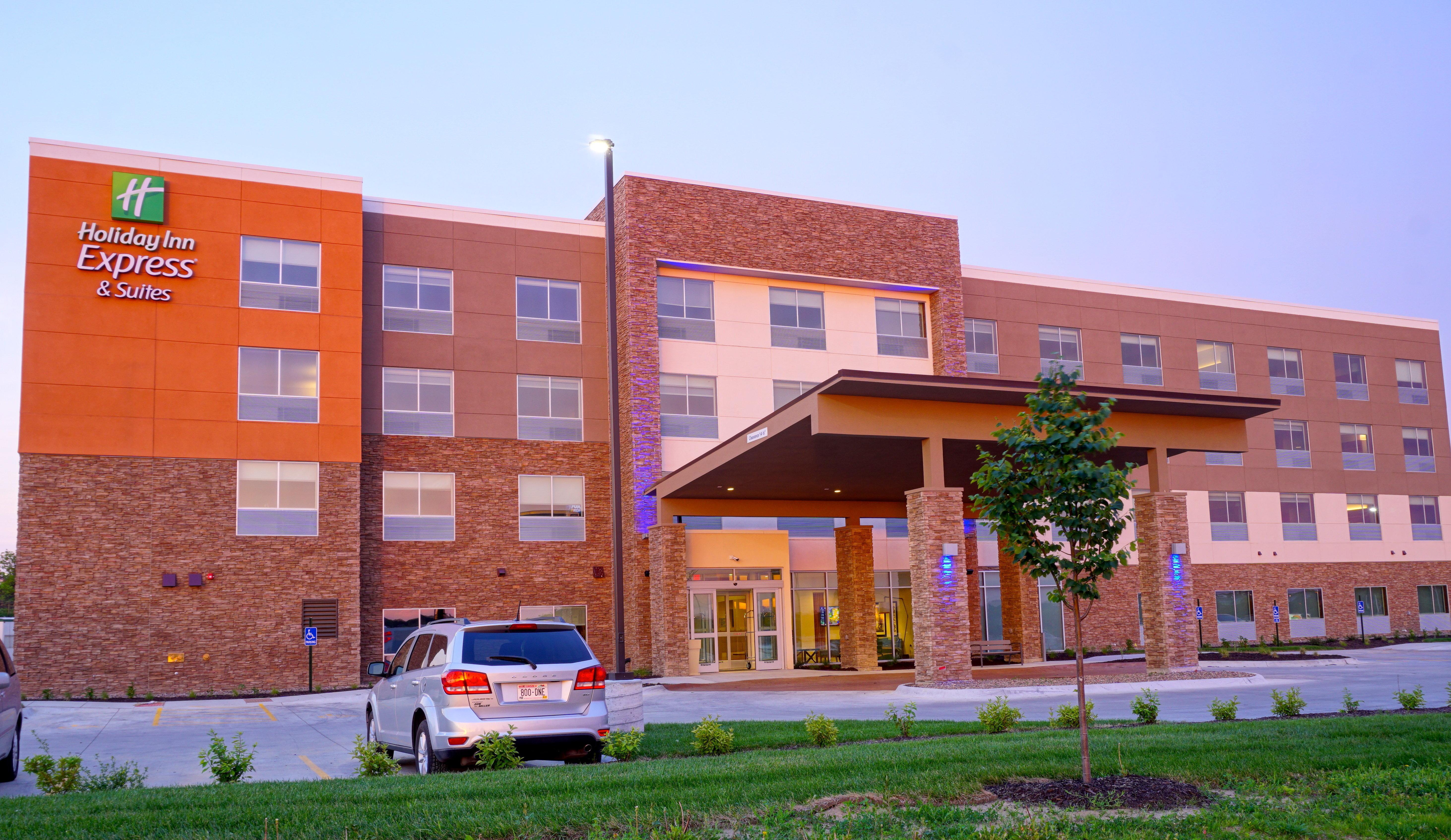 Holiday Inn Express & Suites Omaha - Millard Area, An Ihg Hotel Εξωτερικό φωτογραφία